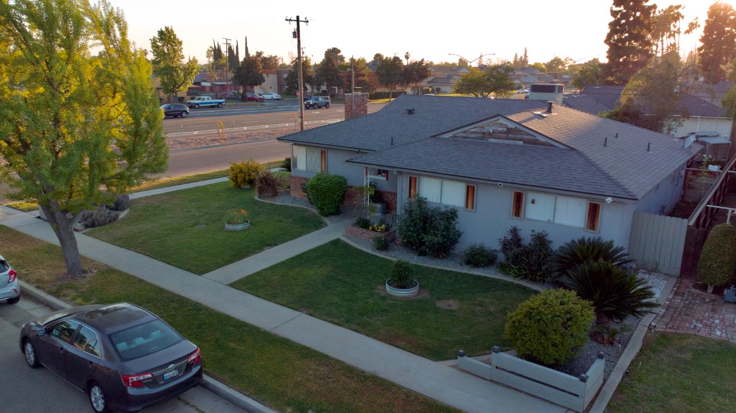 5419 N Callisch, Fresno, CA 93710