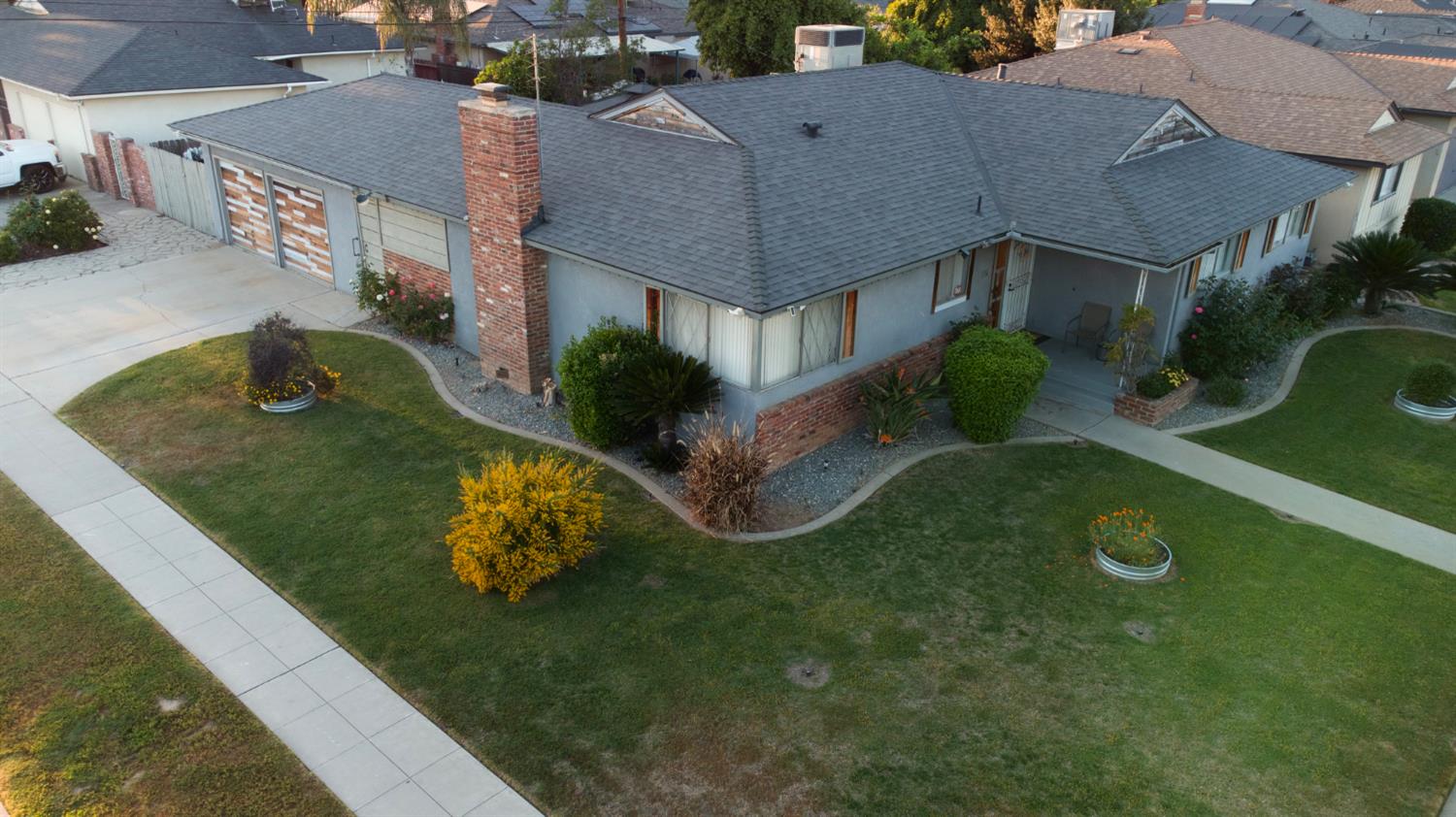 5419 N Callisch, Fresno, CA 93710
