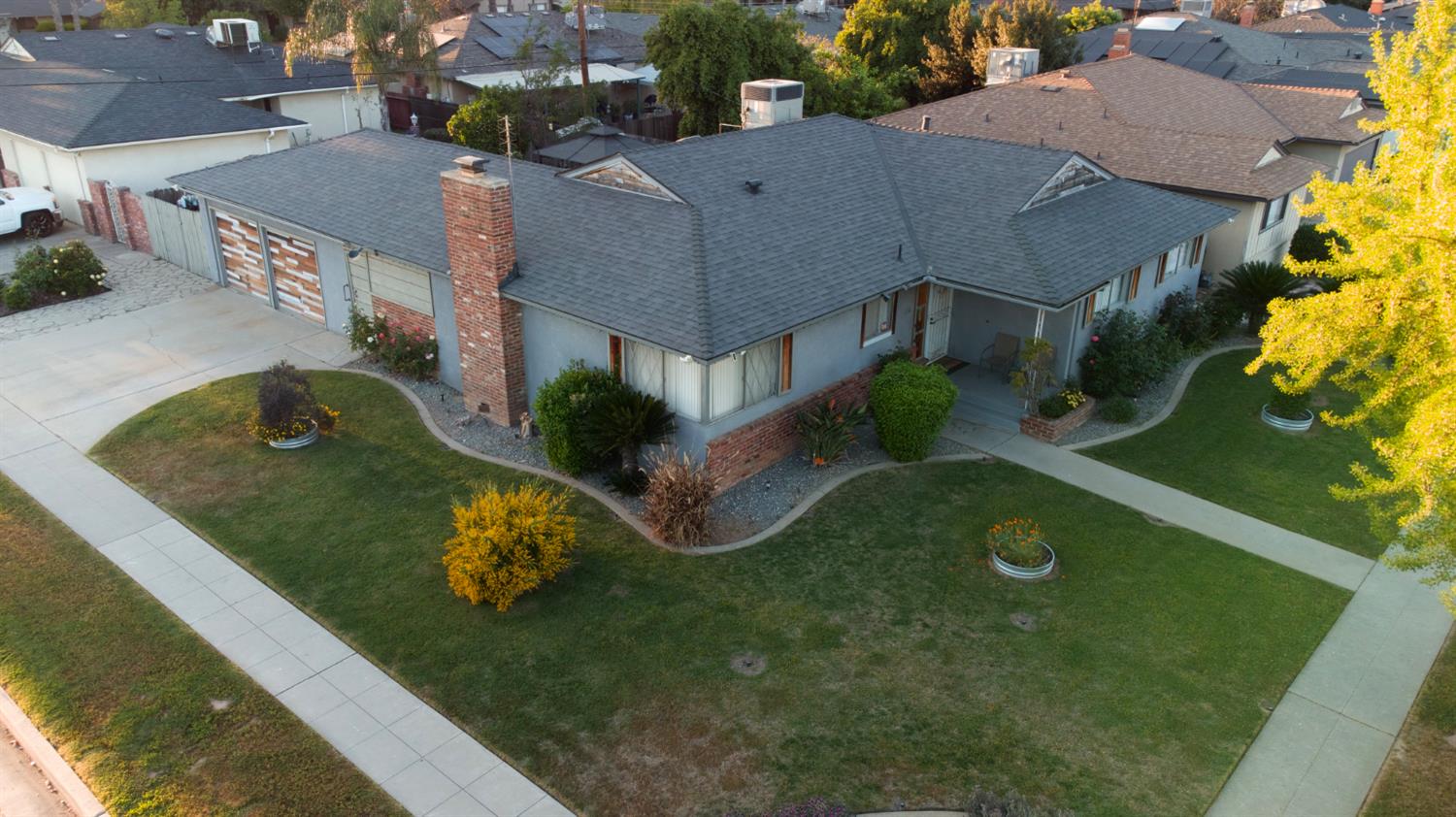 5419 N Callisch, Fresno, CA 93710