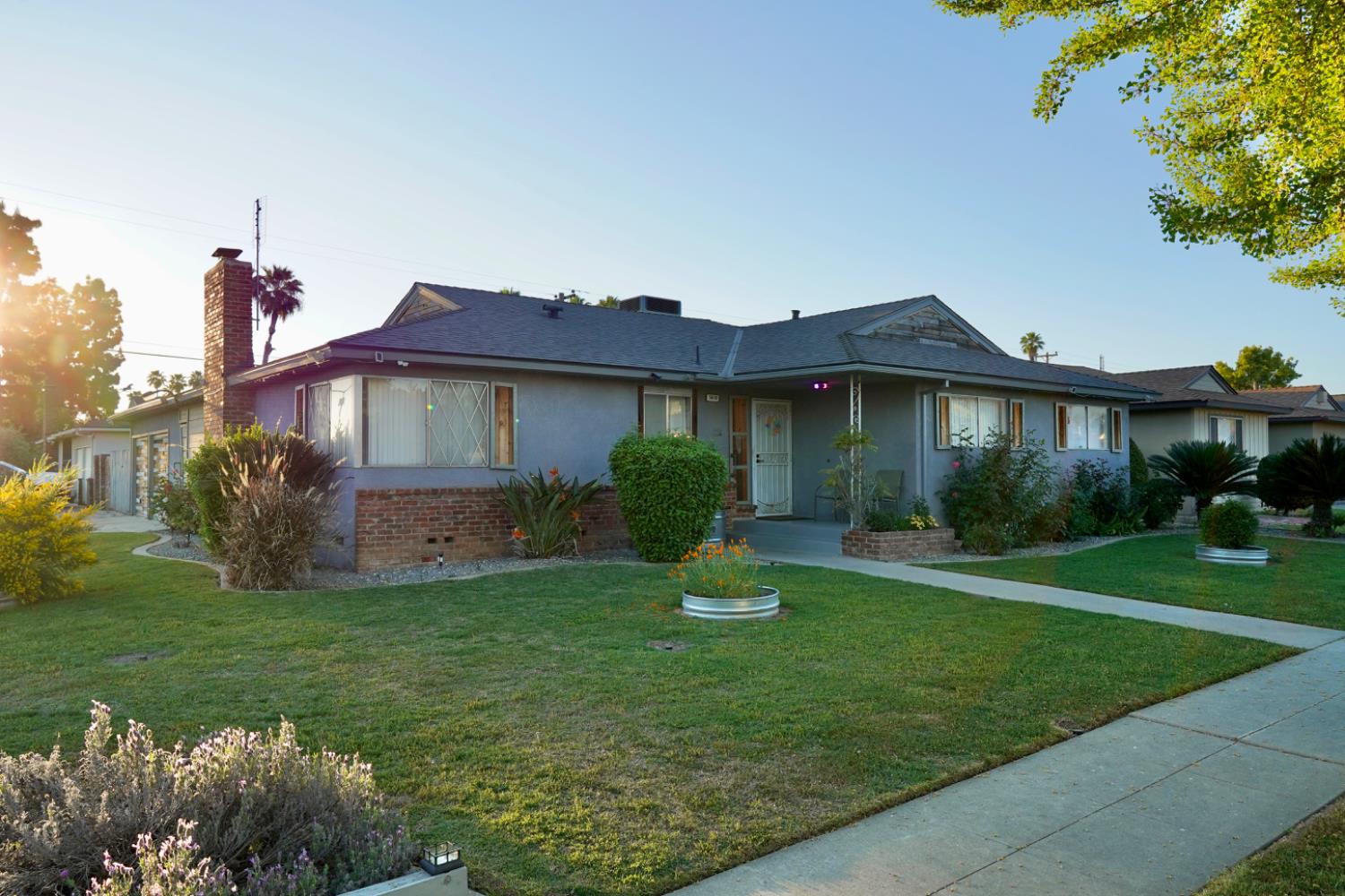 5419 N Callisch, Fresno, CA 93710