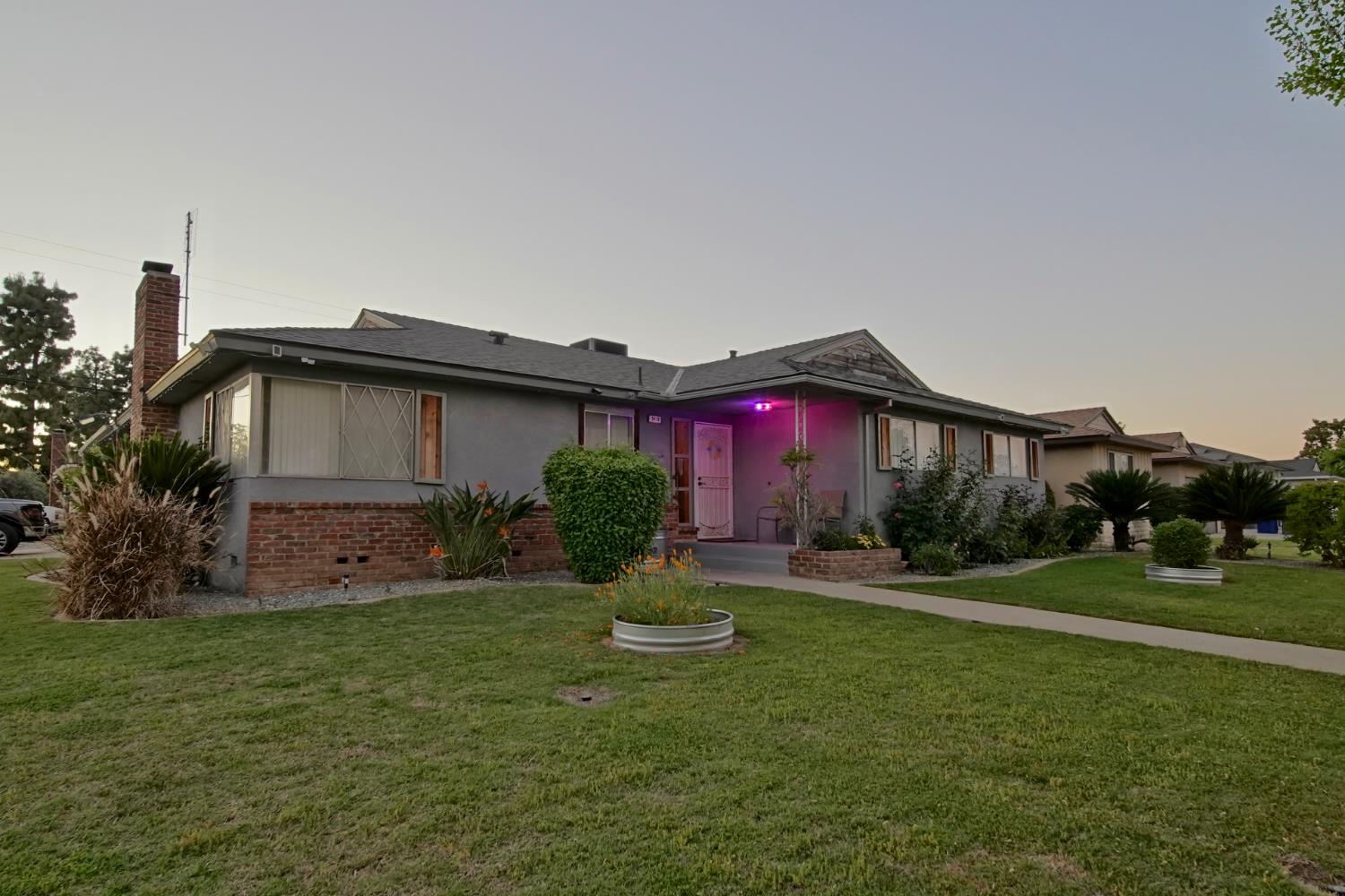 5419 N Callisch, Fresno, CA 93710