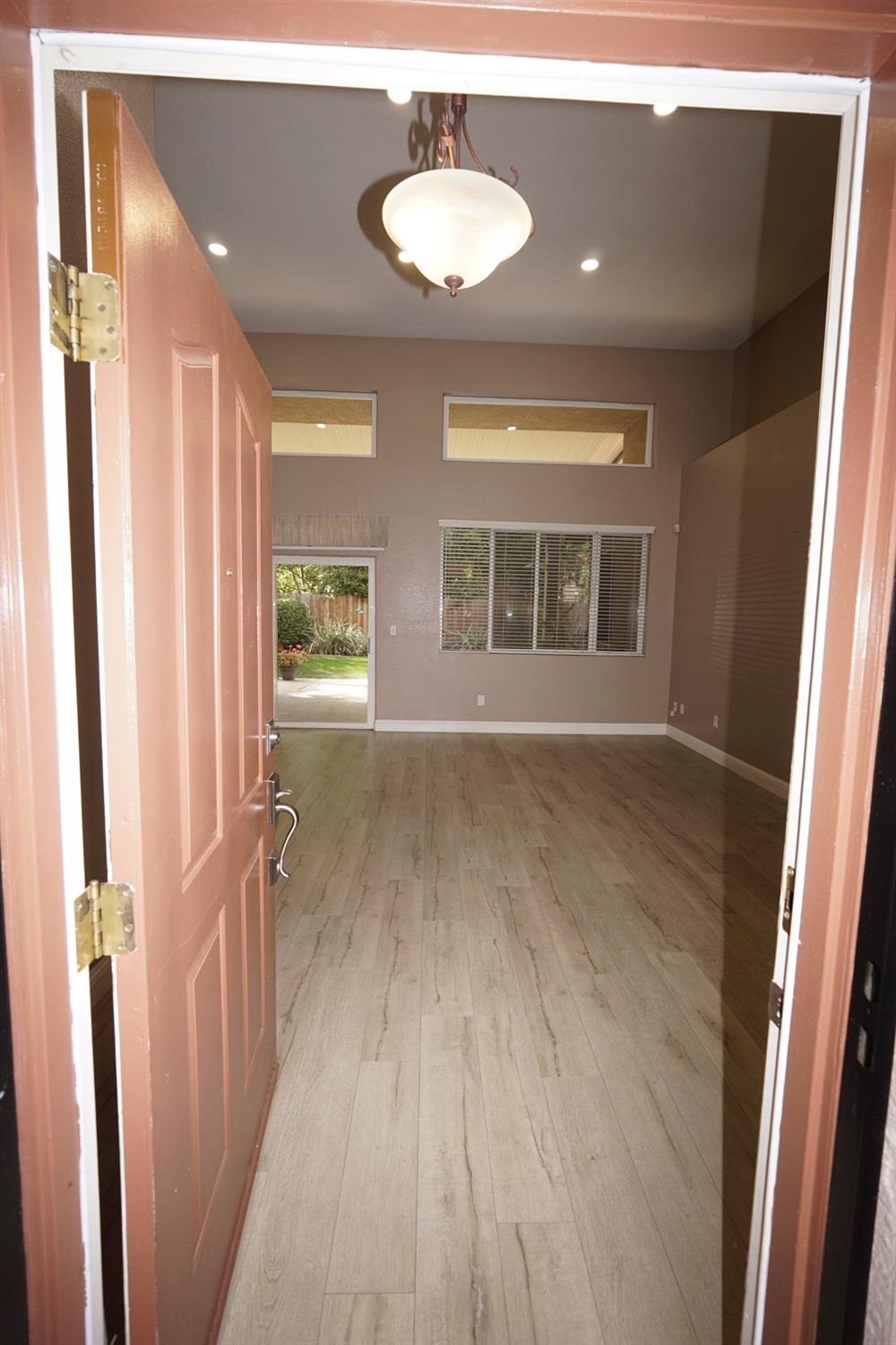 5919 W Chennault Ave, Fresno, CA 93722