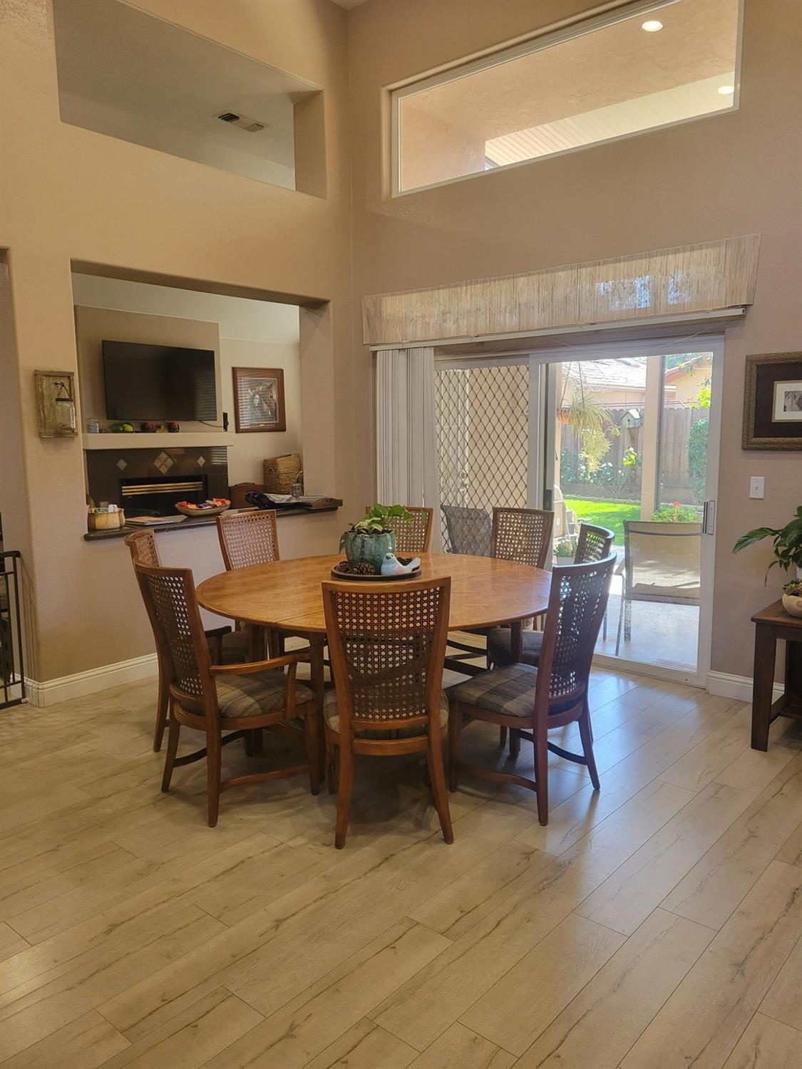 5919 W Chennault Ave, Fresno, CA 93722