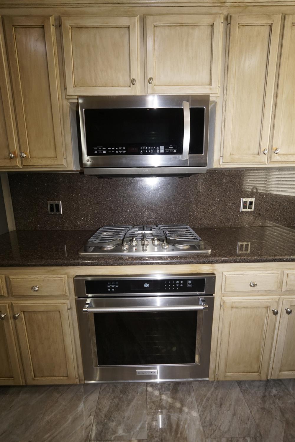 5919 W Chennault Ave, Fresno, CA 93722