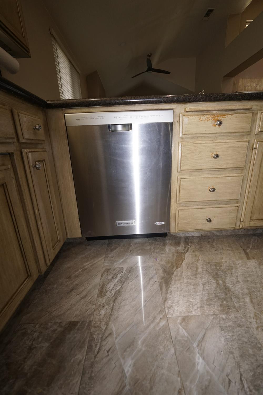 5919 W Chennault Ave, Fresno, CA 93722