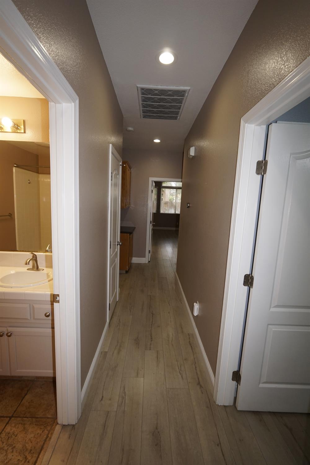 5919 W Chennault Ave, Fresno, CA 93722