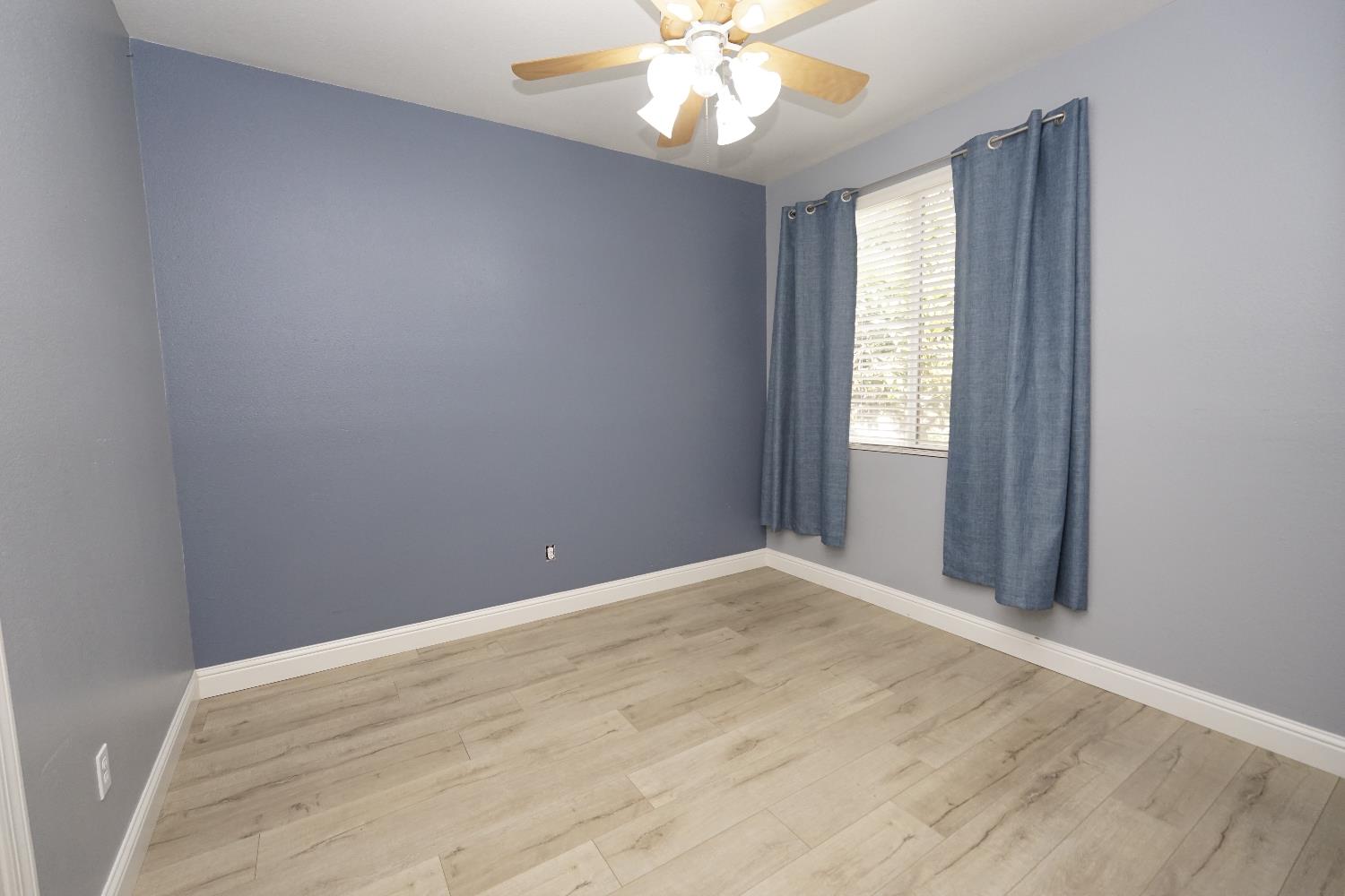 5919 W Chennault Ave, Fresno, CA 93722