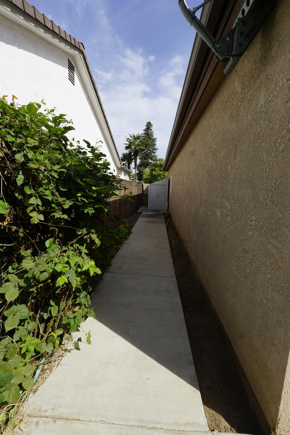 5919 W Chennault Ave, Fresno, CA 93722