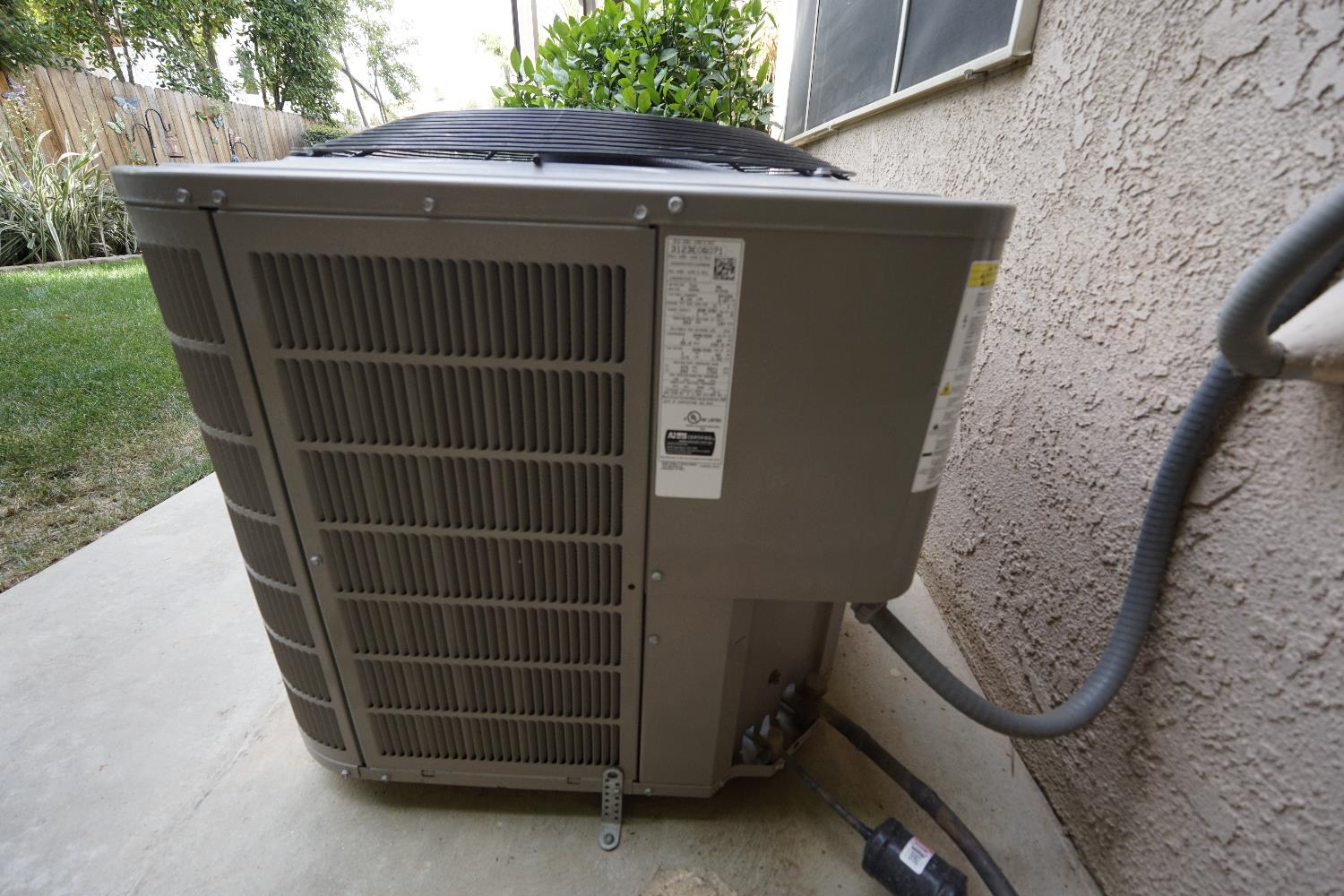 5919 W Chennault Ave, Fresno, CA 93722