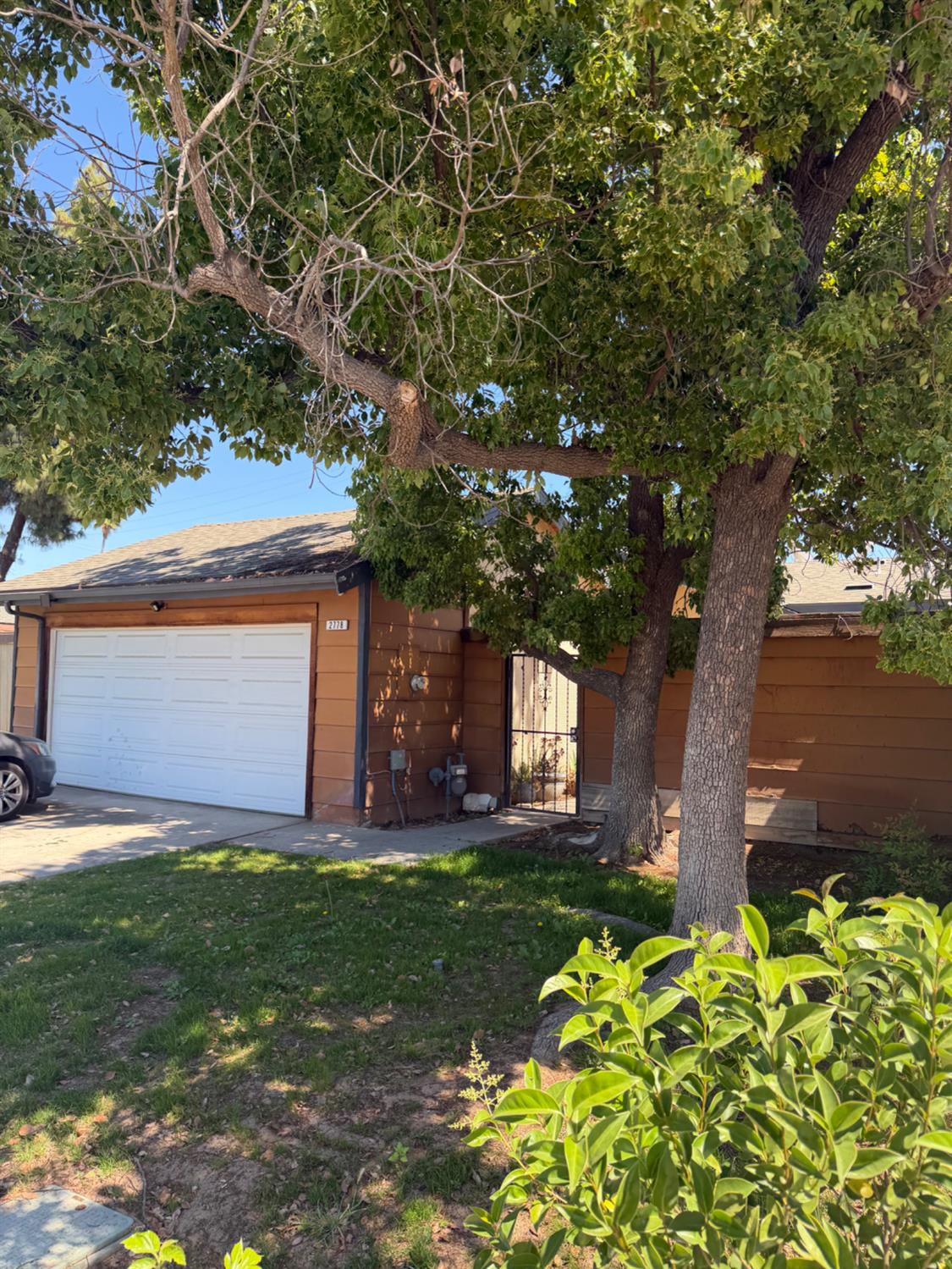 2778 N Selland Ave, Fresno, CA 93722