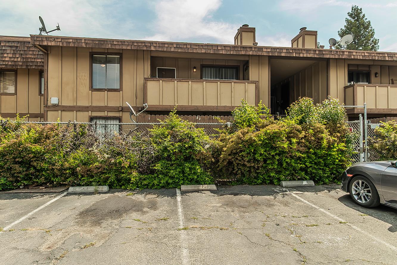 1221 N Peach Ave #226, Fresno, CA 93727