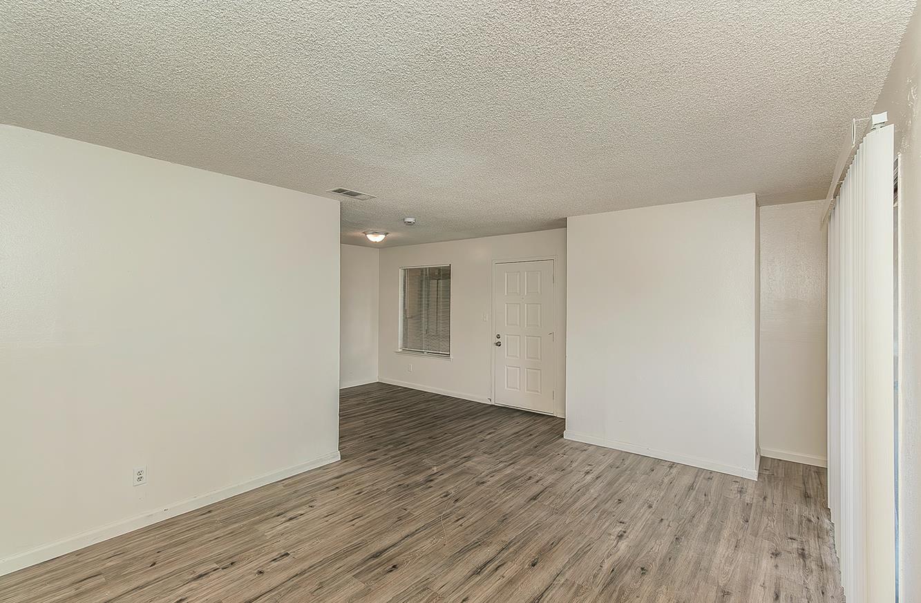 1221 N Peach Ave #226, Fresno, CA 93727