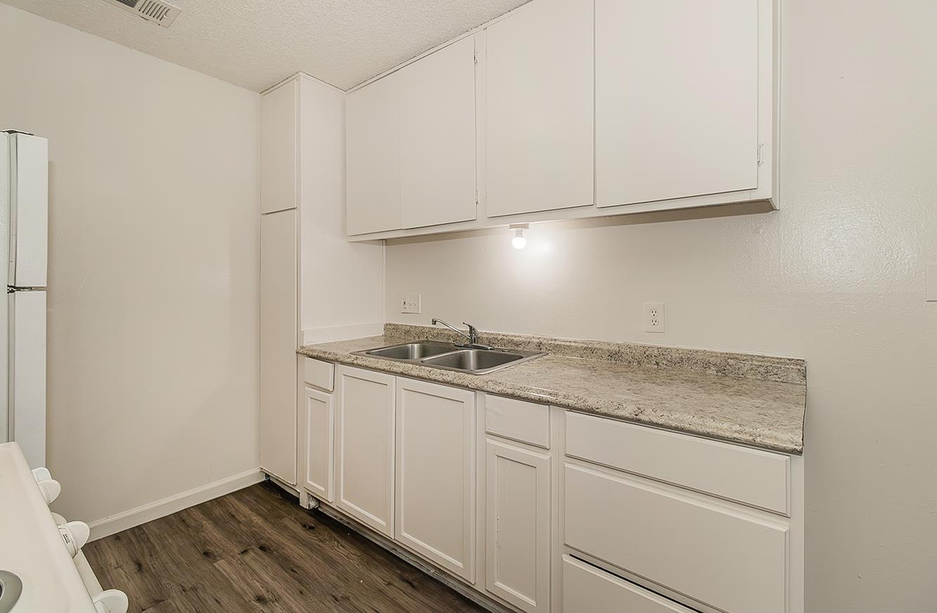 1221 N Peach Ave #226, Fresno, CA 93727