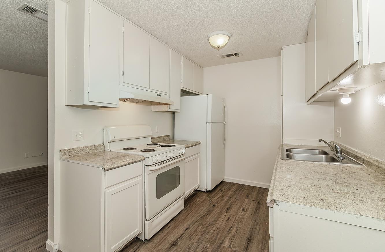 1221 N Peach Ave #226, Fresno, CA 93727