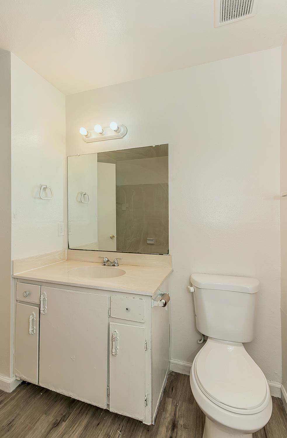 1221 N Peach Ave #226, Fresno, CA 93727