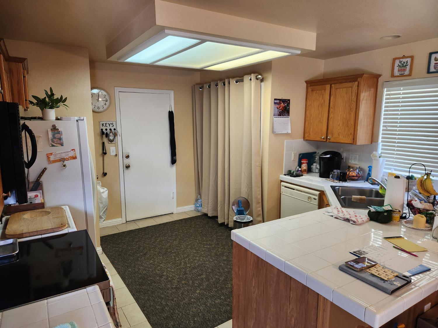 6182 N Tracy Ave, Fresno, CA 93722