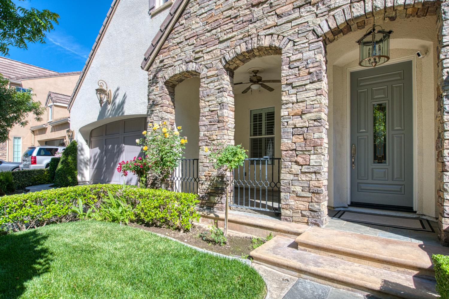 69 W Powers Ave, Clovis, CA 93619