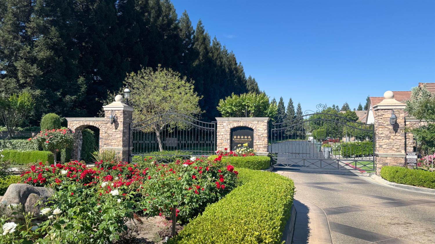 69 W Powers Ave, Clovis, CA 93619