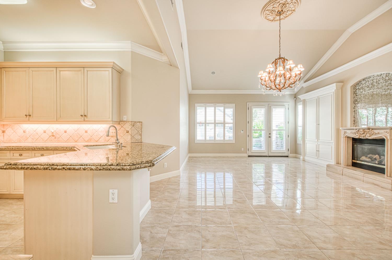 69 W Powers Ave, Clovis, CA 93619