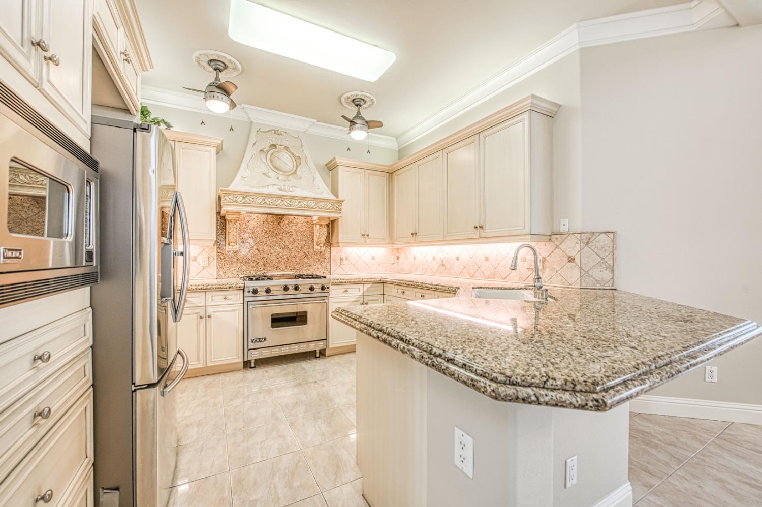 69 W Powers Ave, Clovis, CA 93619