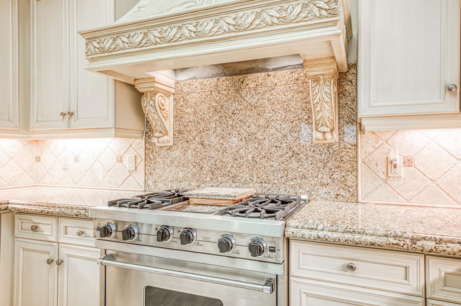 69 W Powers Ave, Clovis, CA 93619