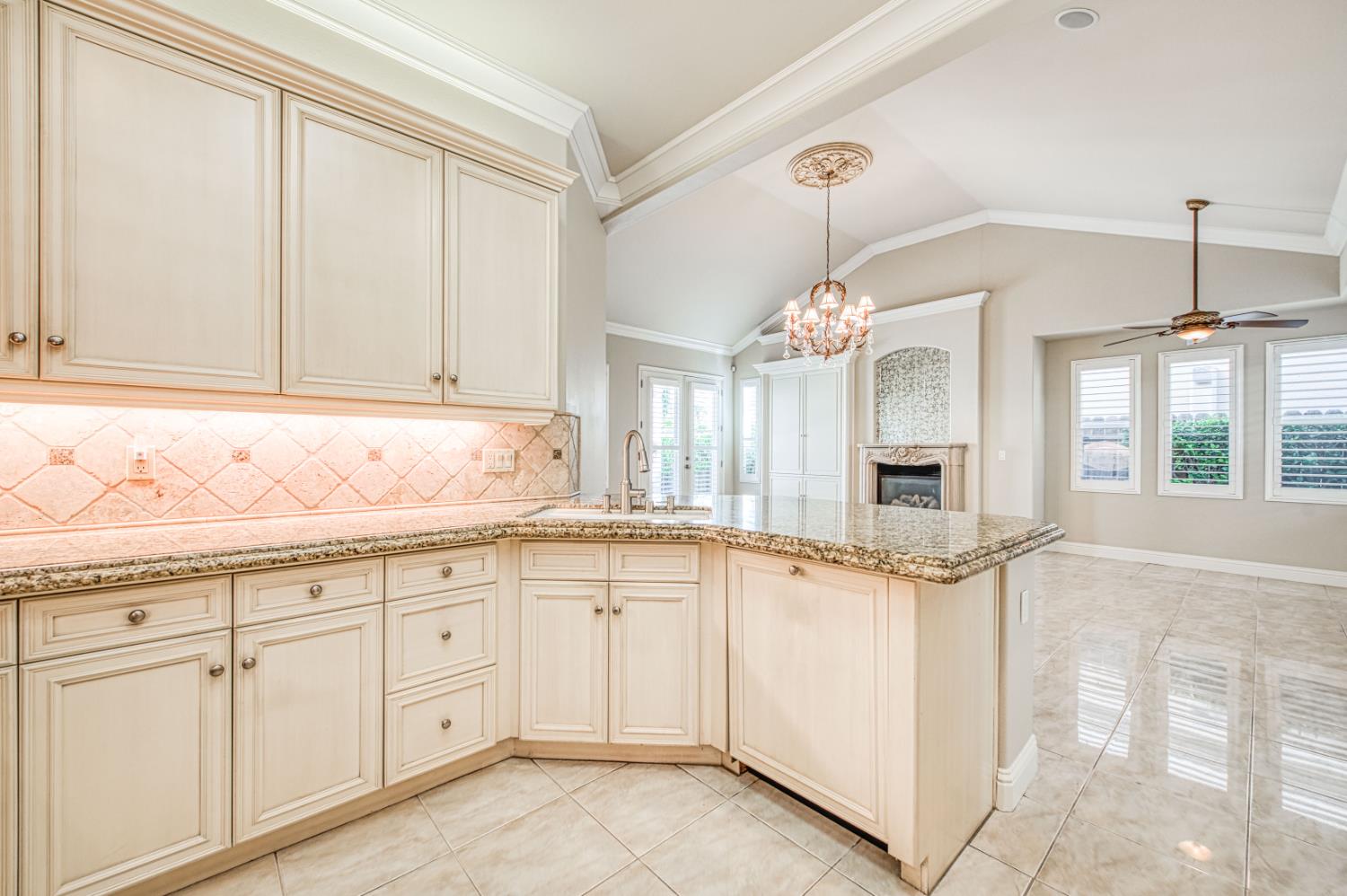 69 W Powers Ave, Clovis, CA 93619