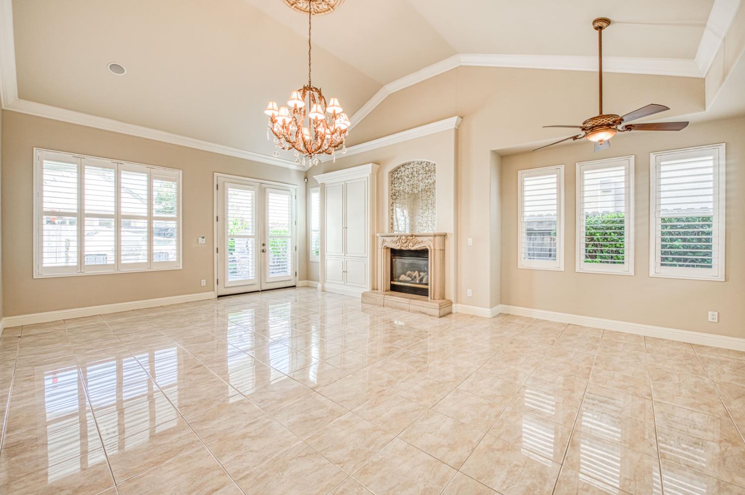 69 W Powers Ave, Clovis, CA 93619