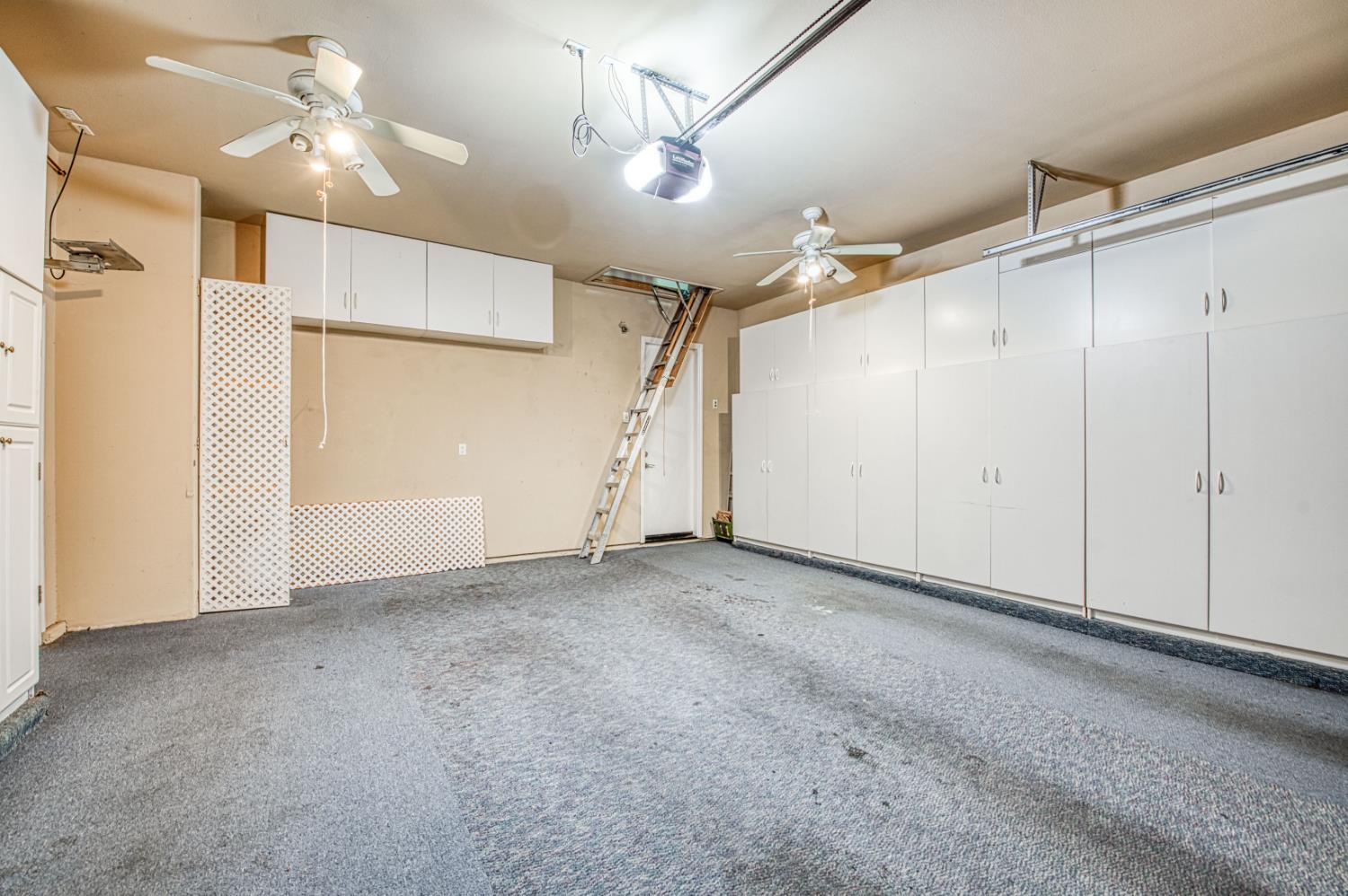 69 W Powers Ave, Clovis, CA 93619