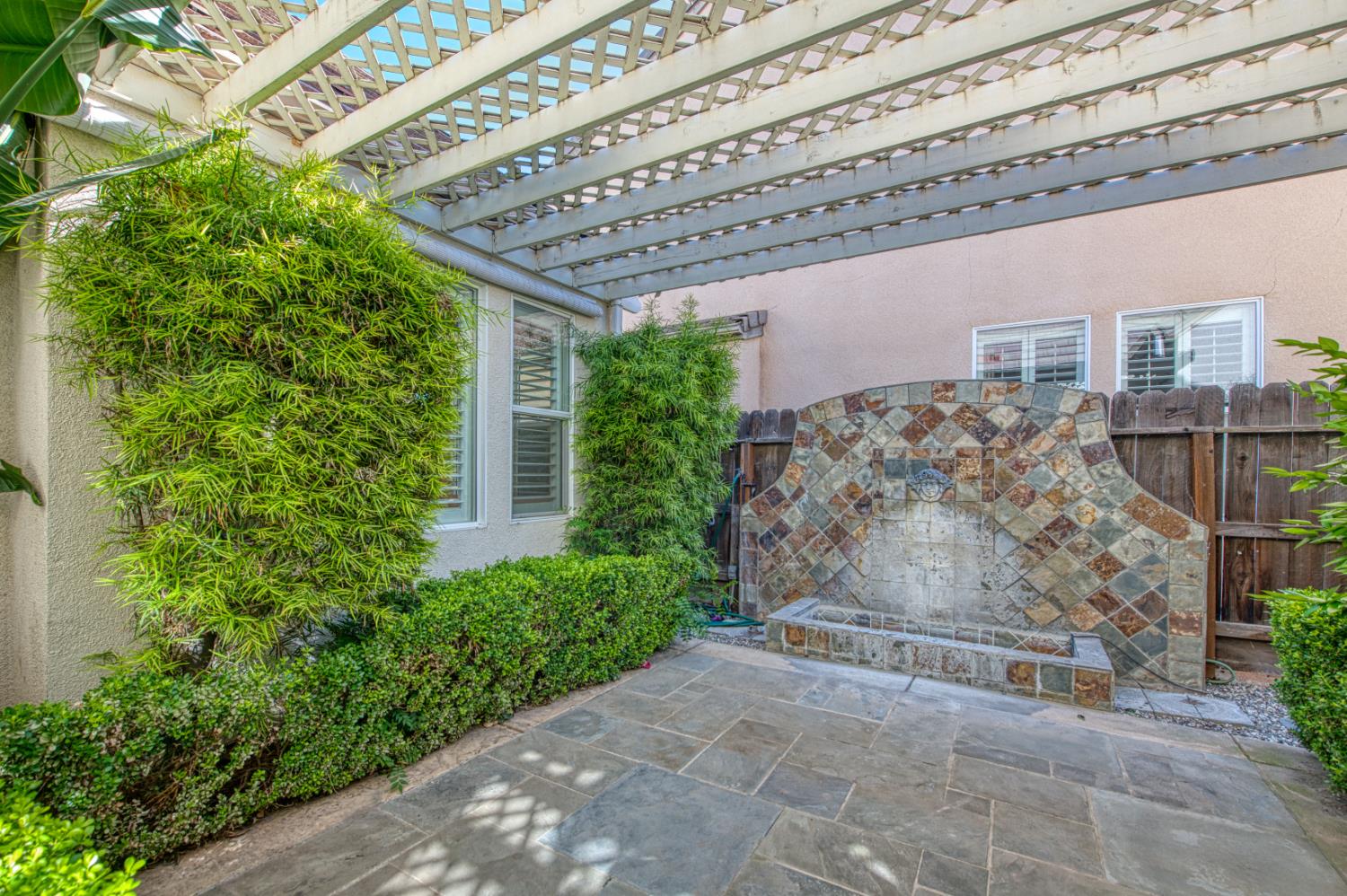 69 W Powers Ave, Clovis, CA 93619