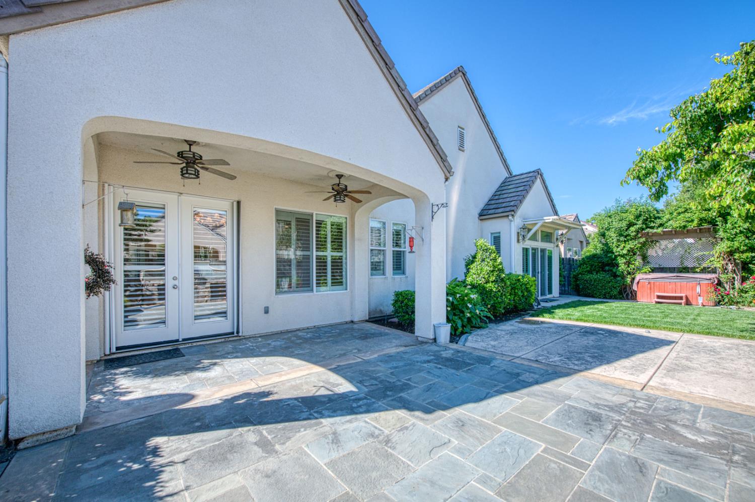 69 W Powers Ave, Clovis, CA 93619