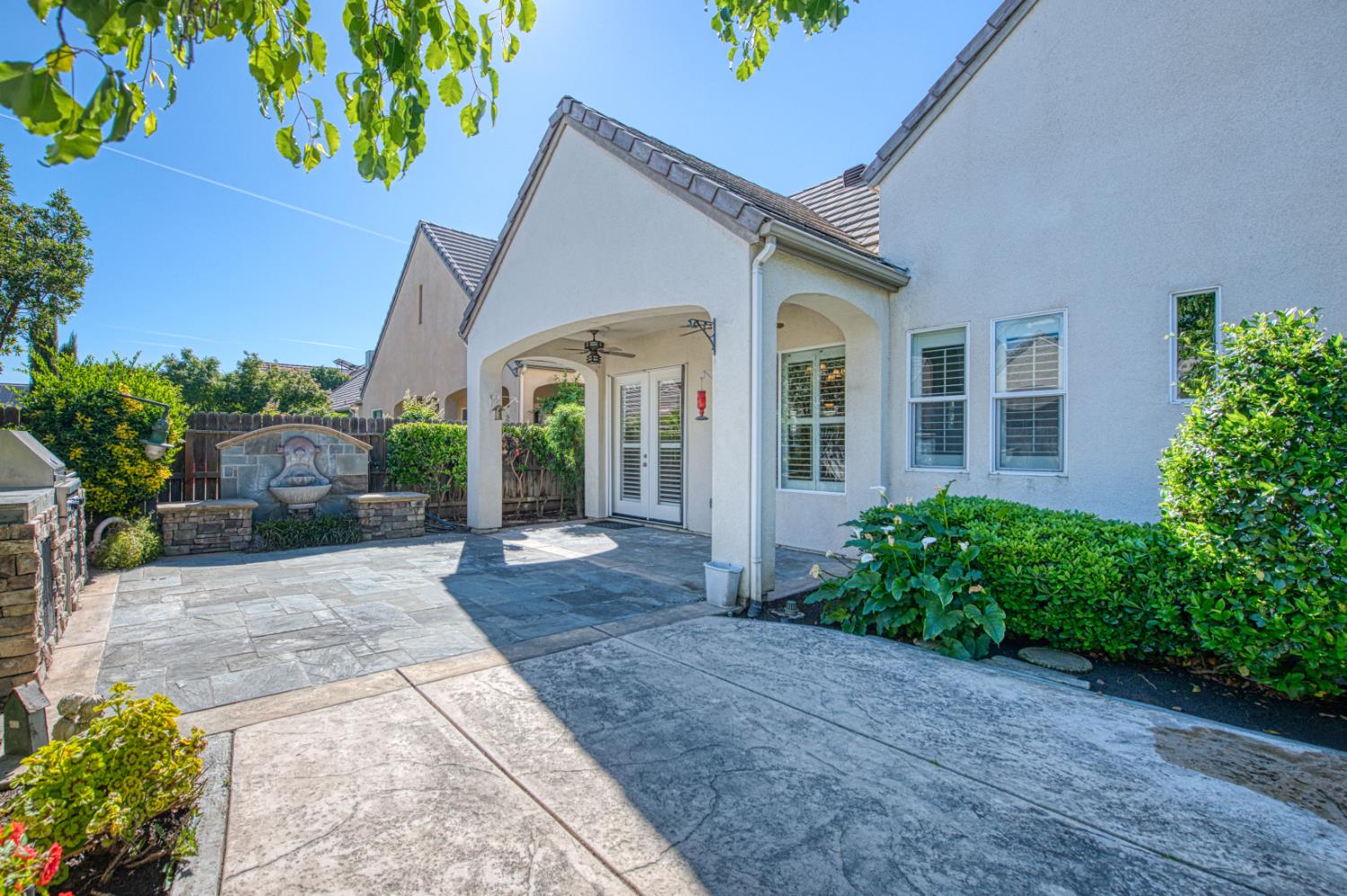 69 W Powers Ave, Clovis, CA 93619