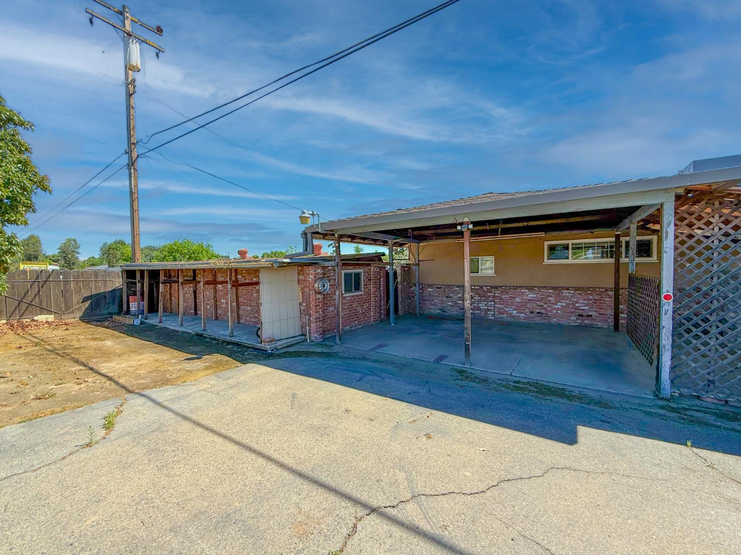 738 N Garden Ave, Fresno, CA 93727