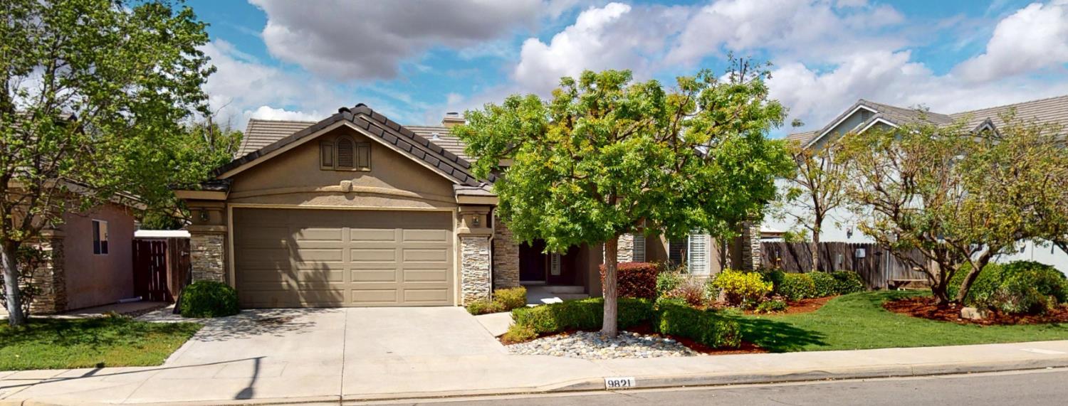 9821 N Sierra Vista Ave, Fresno, CA 93720