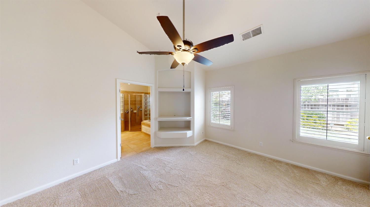 9821 N Sierra Vista Ave, Fresno, CA 93720