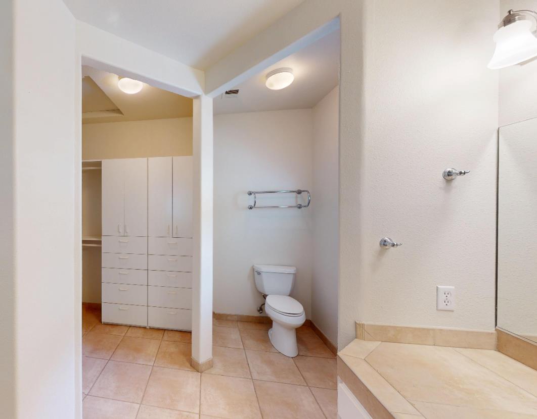 9821 N Sierra Vista Ave, Fresno, CA 93720