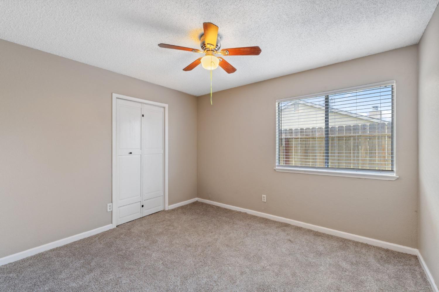 704 Rosehill Dr, Chowchilla, CA 93610