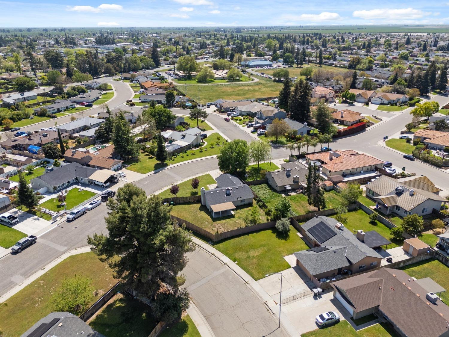 704 Rosehill Dr, Chowchilla, CA 93610