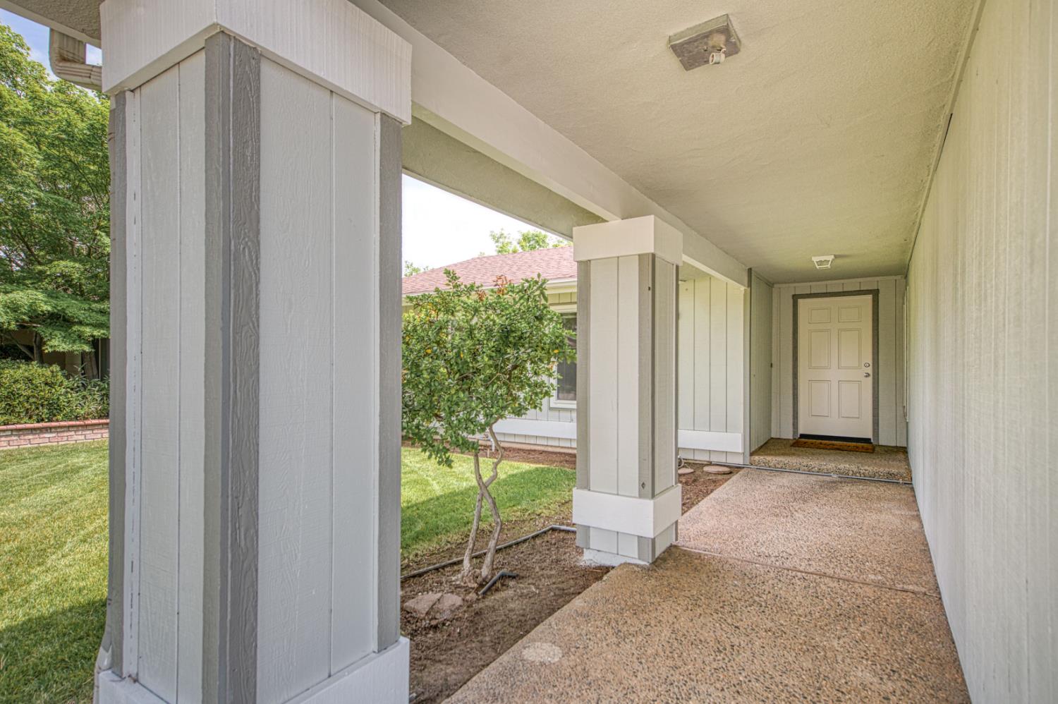 8228 N Calaveras St, Fresno, CA 93711