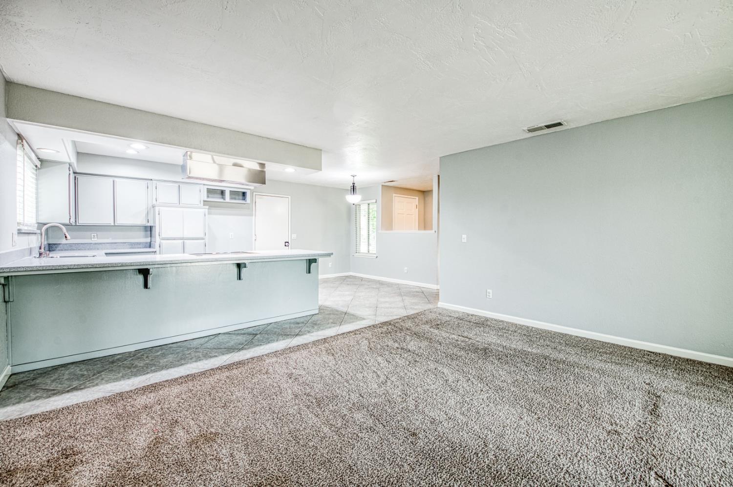 8228 N Calaveras St, Fresno, CA 93711