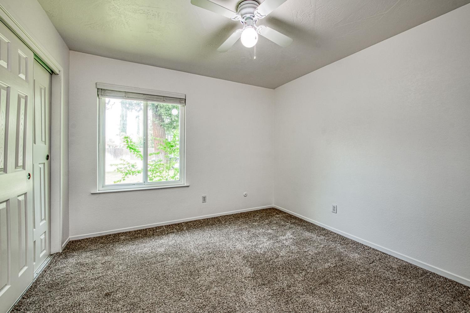 8228 N Calaveras St, Fresno, CA 93711