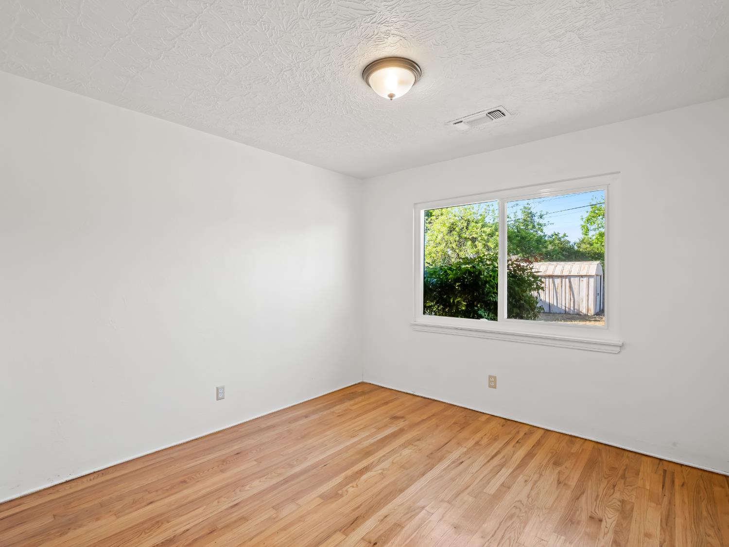 732 W Cortland Ave, Fresno, CA 93705