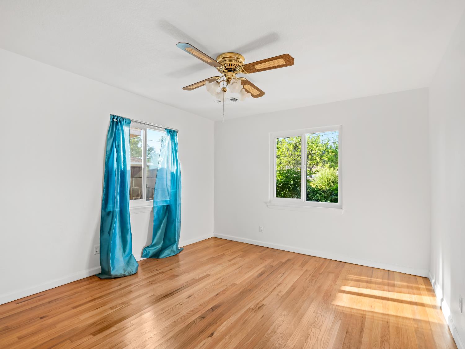 732 W Cortland Ave, Fresno, CA 93705