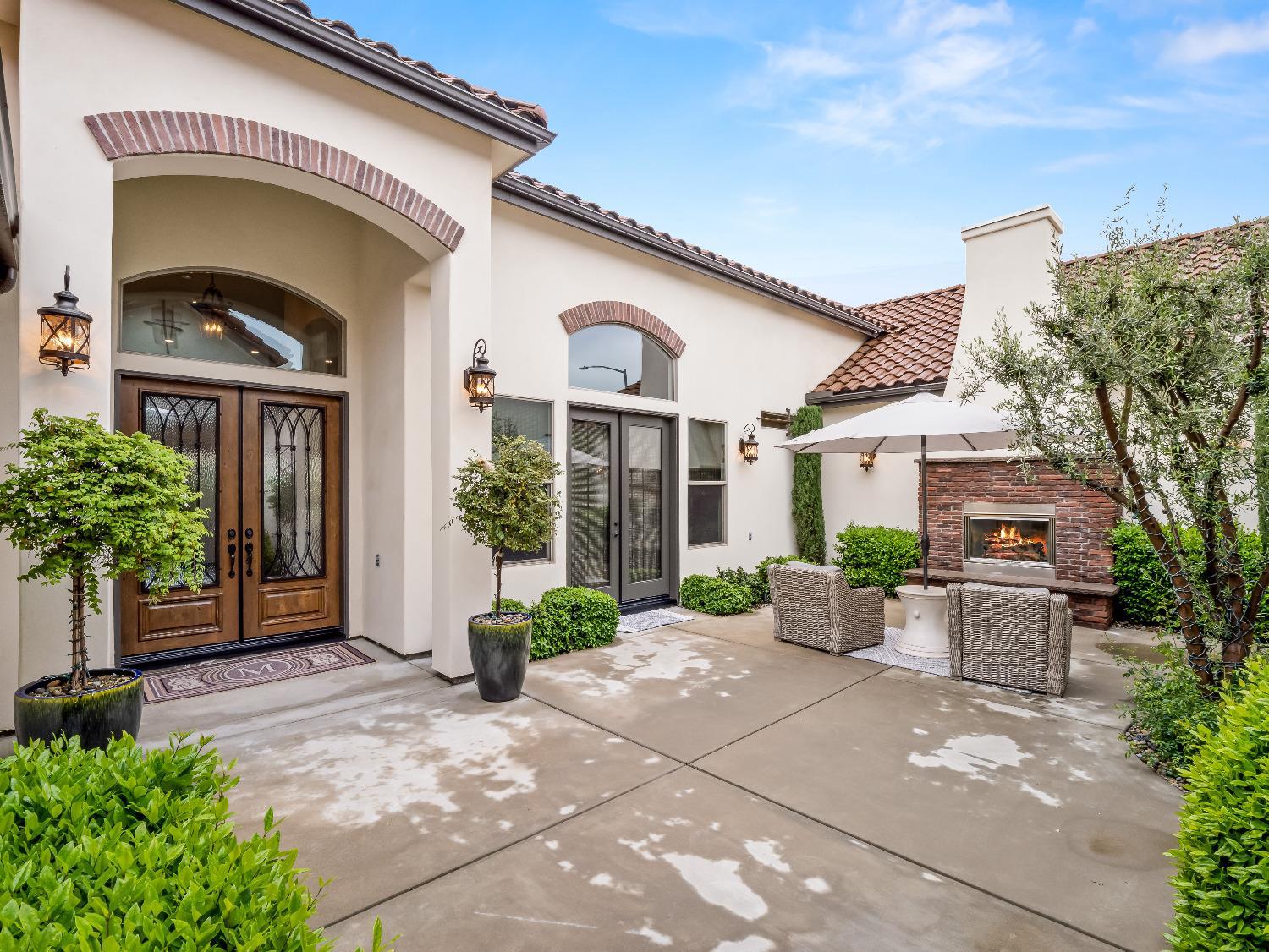 2567 E Sarazen Ave, Fresno, CA 93730