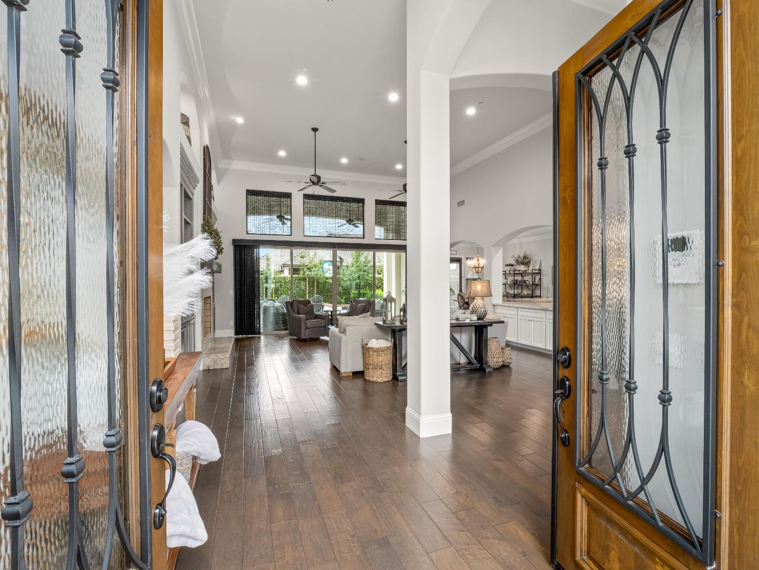 2567 E Sarazen Ave, Fresno, CA 93730