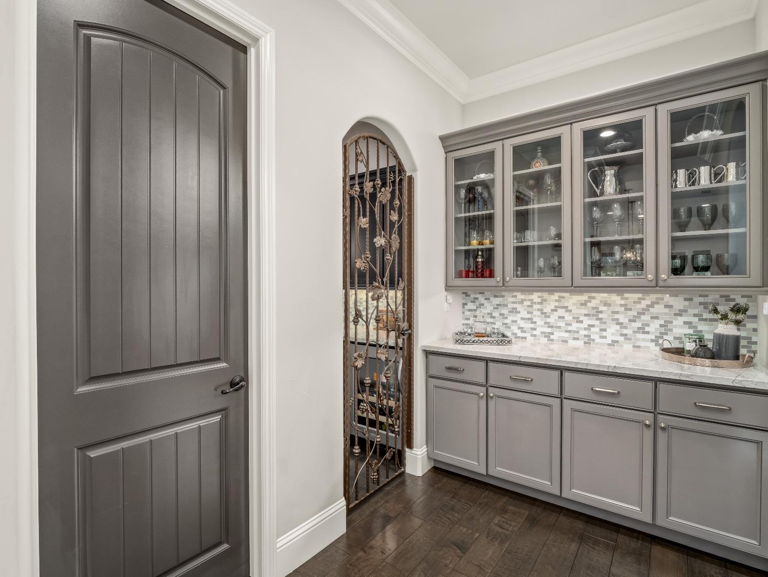 2567 E Sarazen Ave, Fresno, CA 93730