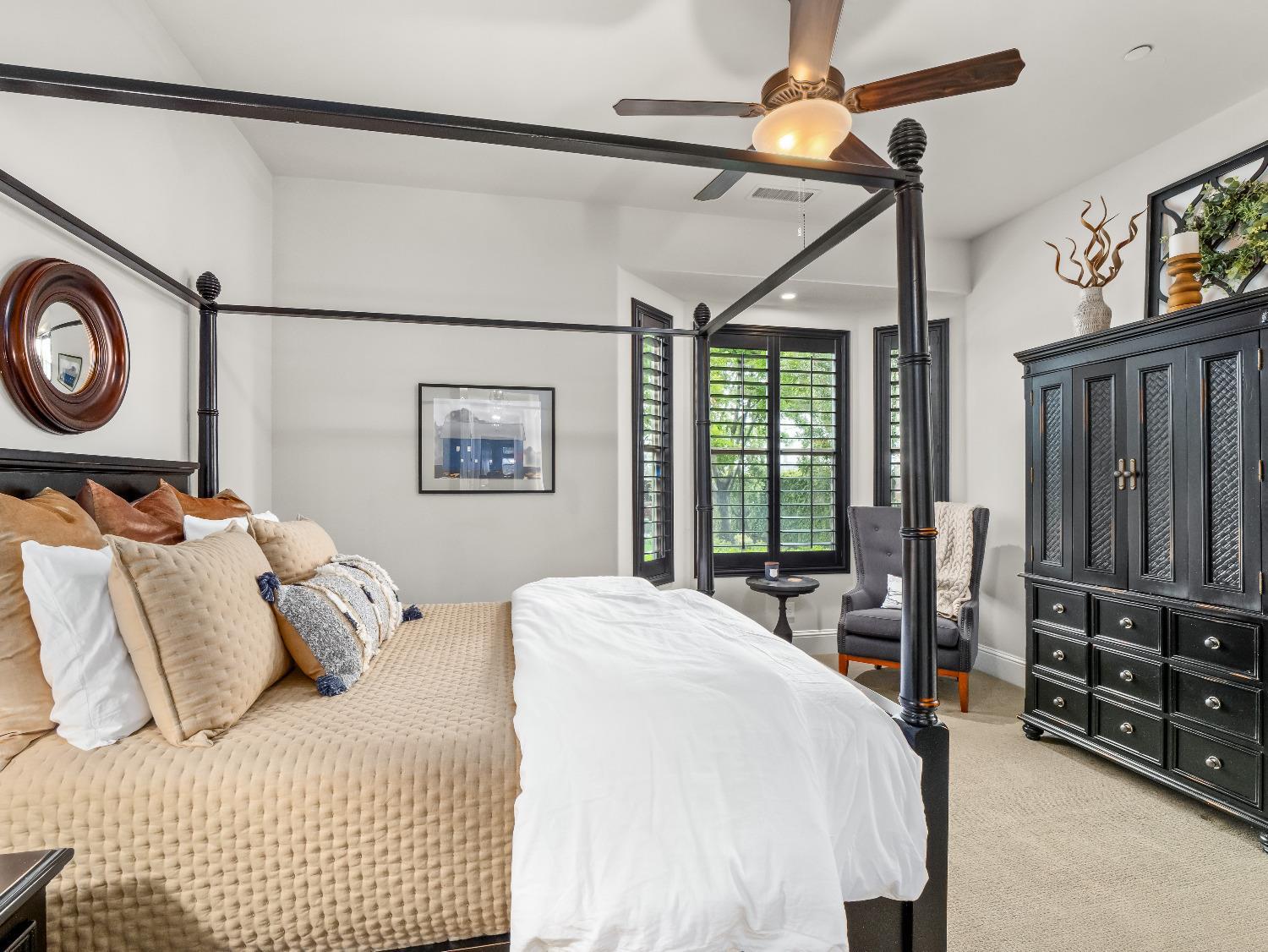 2567 E Sarazen Ave, Fresno, CA 93730