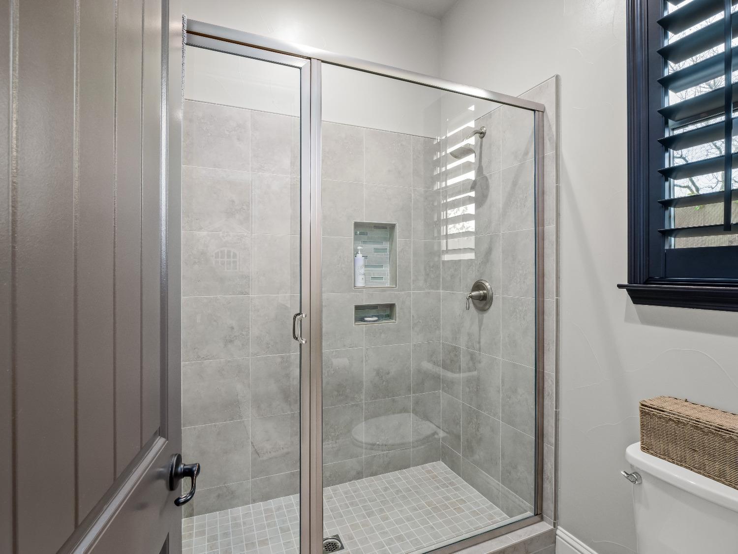 2567 E Sarazen Ave, Fresno, CA 93730