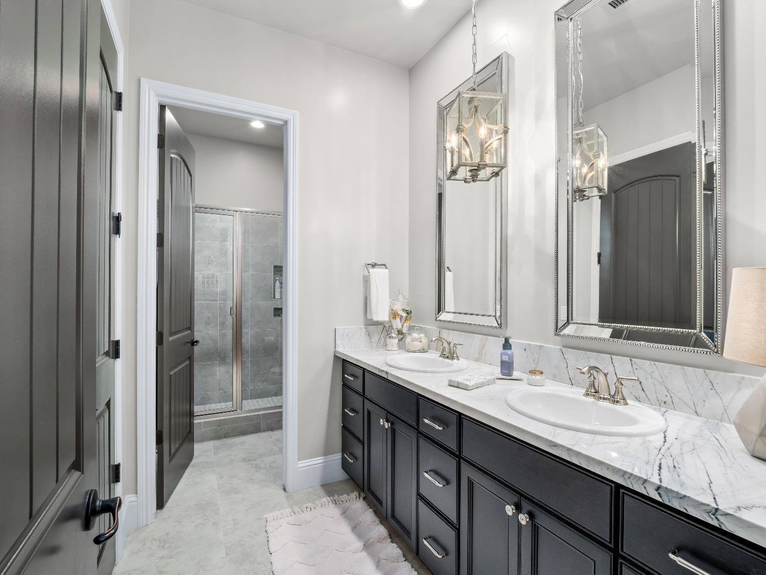 2567 E Sarazen Ave, Fresno, CA 93730