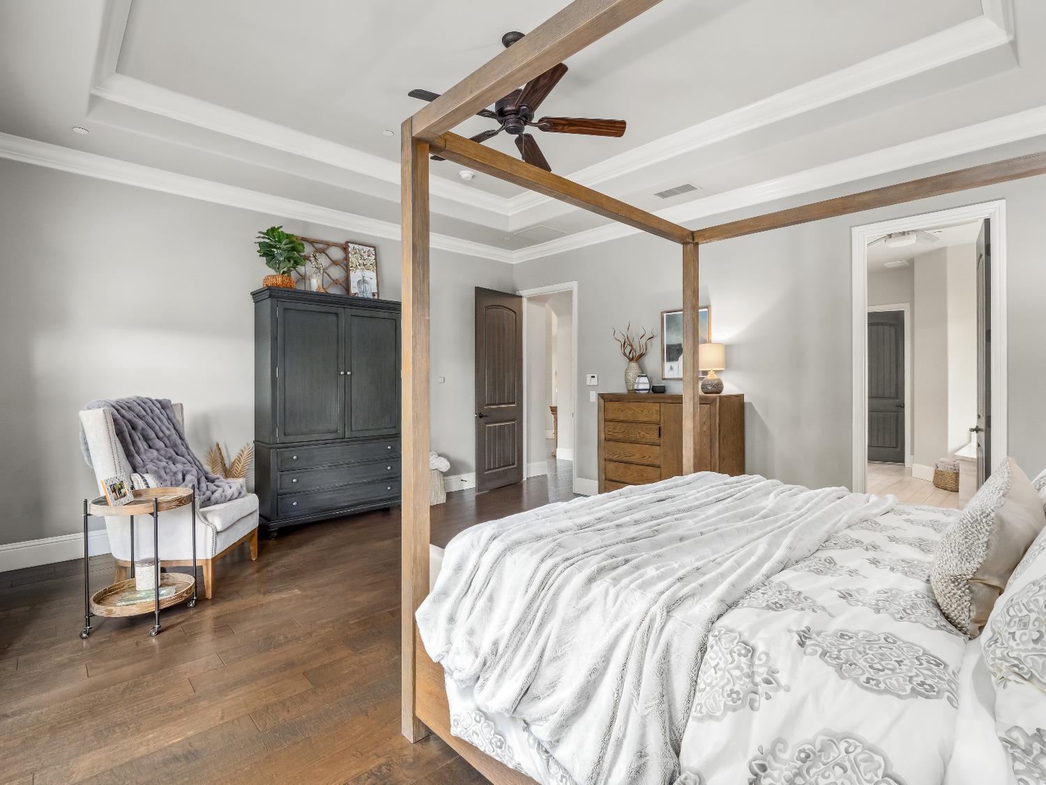 2567 E Sarazen Ave, Fresno, CA 93730