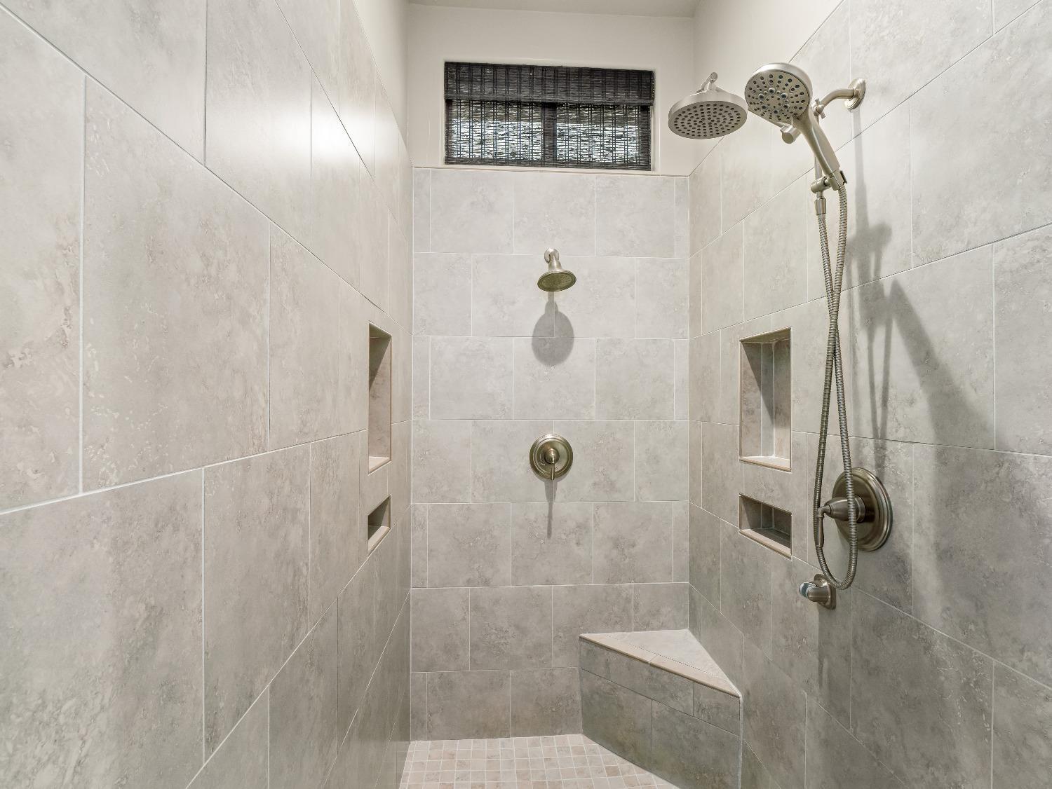 2567 E Sarazen Ave, Fresno, CA 93730